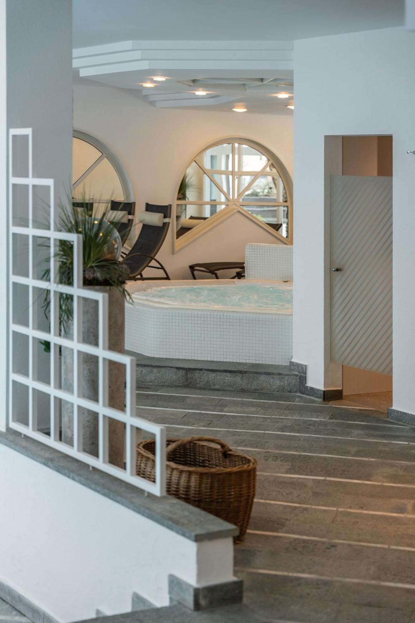 Ferien & Wellnesshotel Windschar Brunico Eksteriør billede